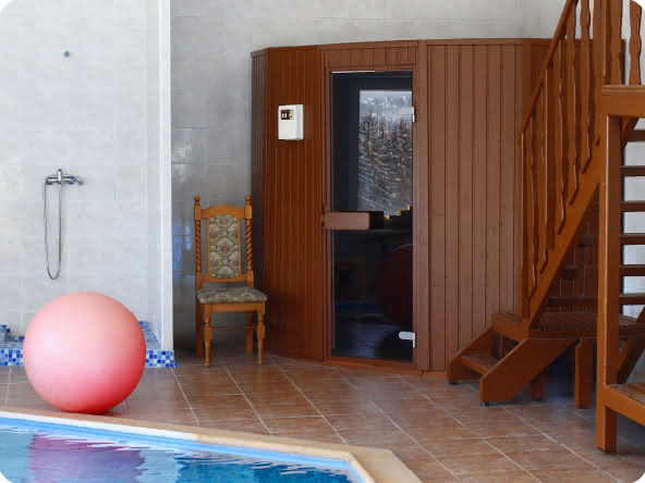 pohled do wellness na saunu